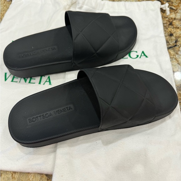 Authentic Bottega Veneta slide - Picture 5 of 6